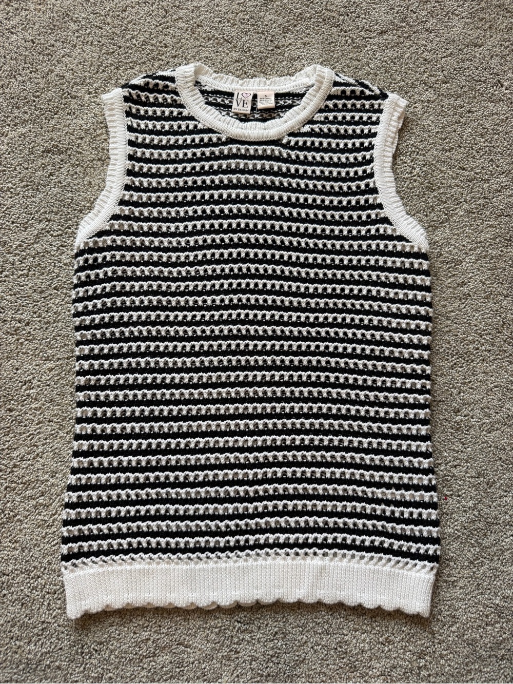 Women’s Sleeveless Open Knit Top- Size Small